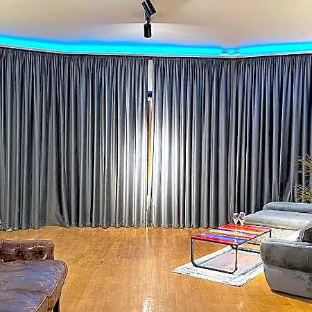 Parliament Penthouse 5* بوخارست