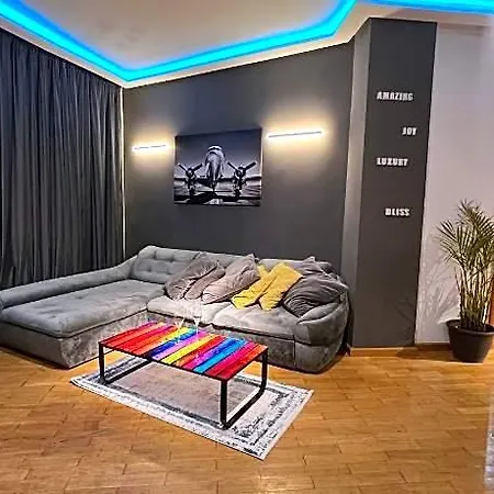Parliament Penthouse 5* بوخارست