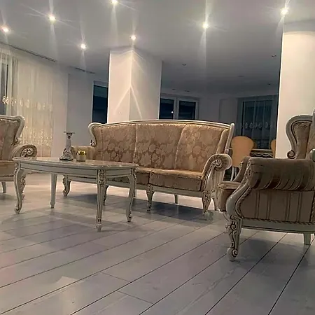 Parliament Penthouse فندق 5*