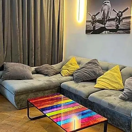 Parliament Penthouse فندق 5*